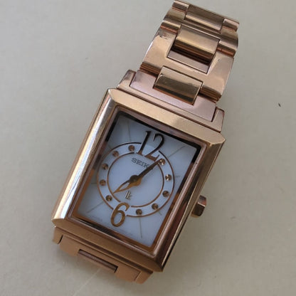 Seiko lk/lukia Analog Quartz Women