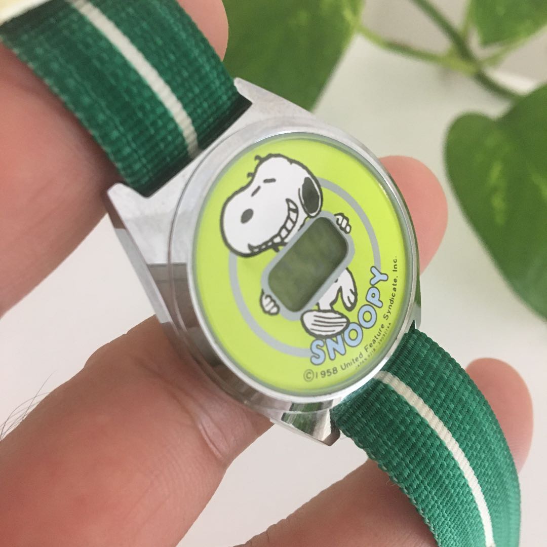 Snoopy PEANUTS SNOOPY Digital Quartz Women 希少 レトロ スヌーピー Watch（）