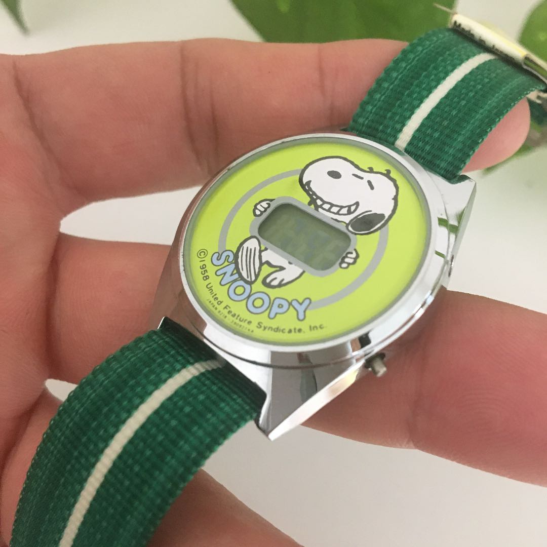 Snoopy PEANUTS SNOOPY Digital Quartz Women 希少 レトロ スヌーピー Watch（）