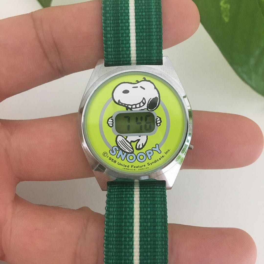 Snoopy PEANUTS SNOOPY Digital Quartz Women 希少 レトロ スヌーピー Watch（）