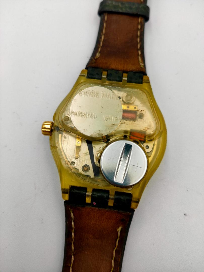 Swatch DA2410 Analog Quartz Men