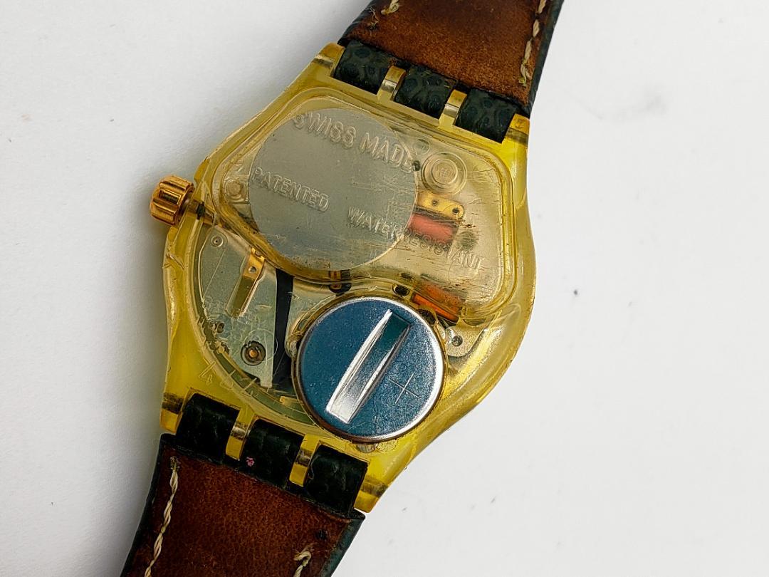 Swatch DA2410 Analog Quartz Men