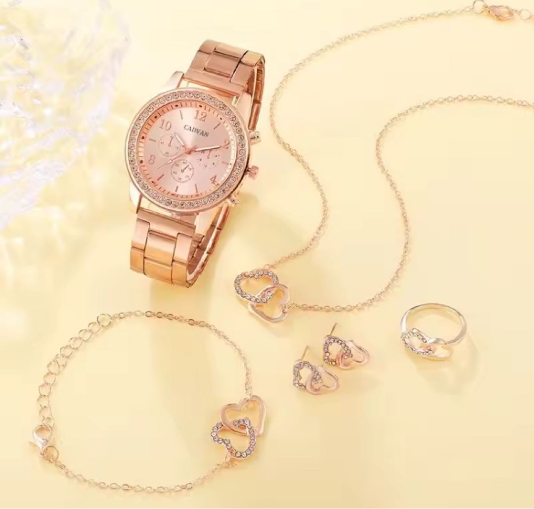 Cadvan Analog Quartz Women