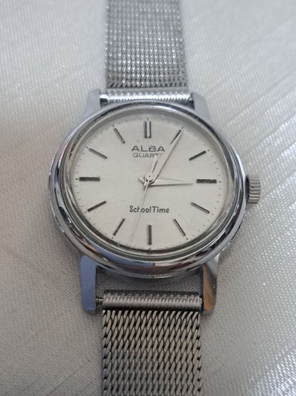 Seiko School time Y481-0110 Analog Quartz Women