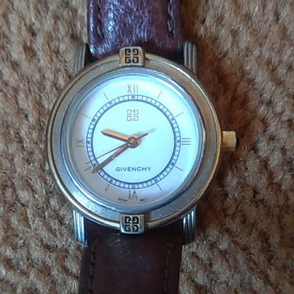 Givenchy Analog Quartz Women