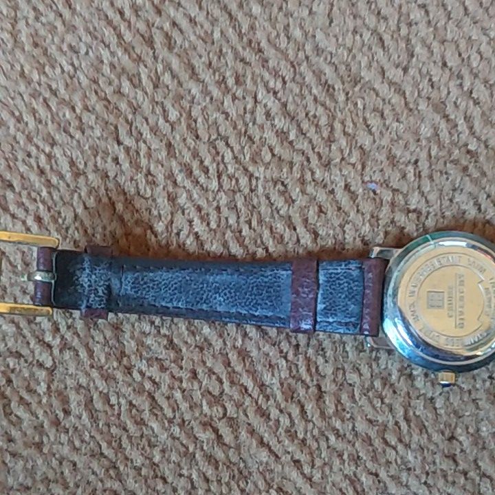 Givenchy Analog Quartz Women