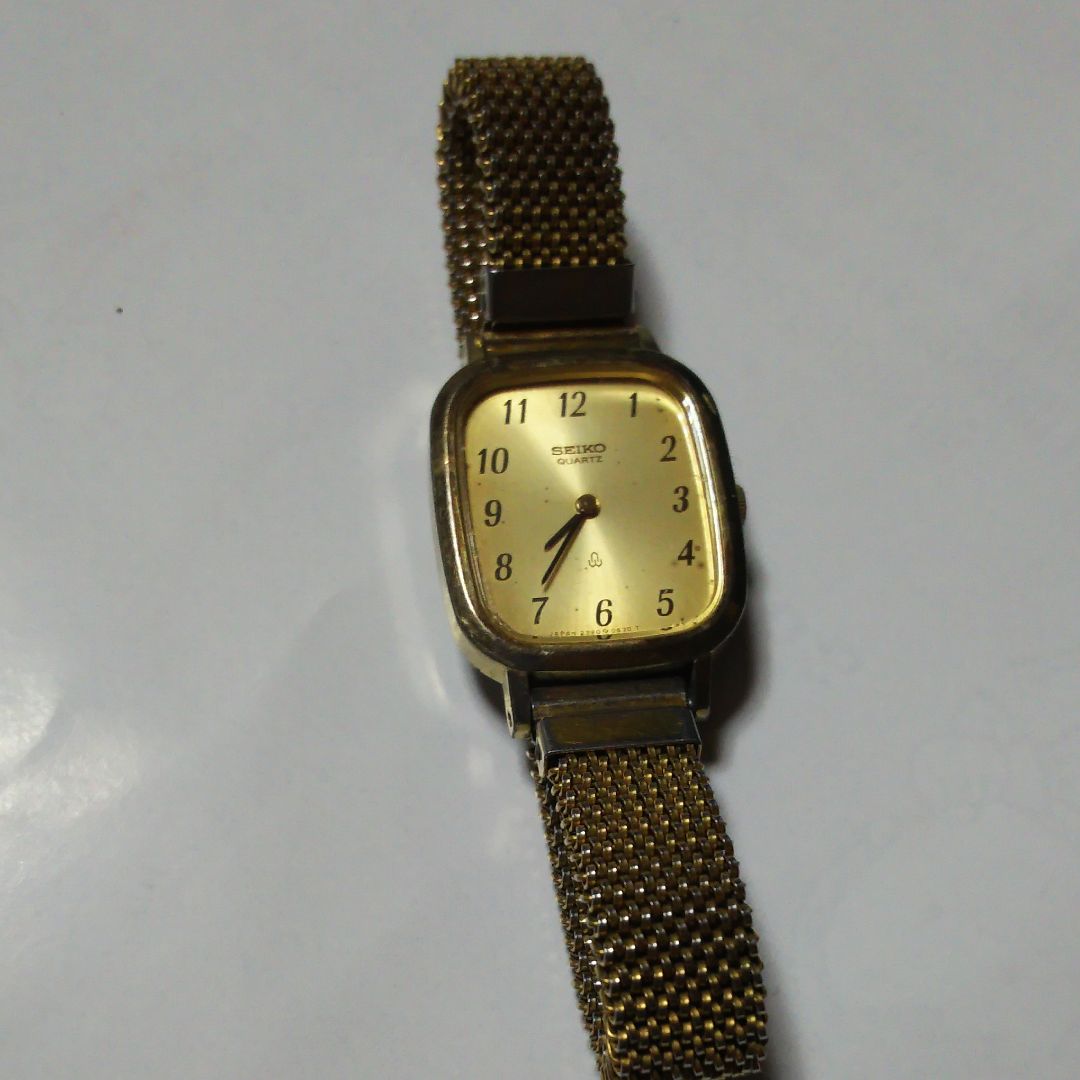 Seiko Analog Quartz Women