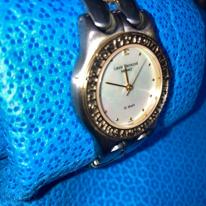 Laura Bacoccoli Milano Analog Quartz Women ラウラ・バコッコリ・ミラノ ローラバッコリーシェルコンビネーションwomen＆Menボーイ稼働中良品