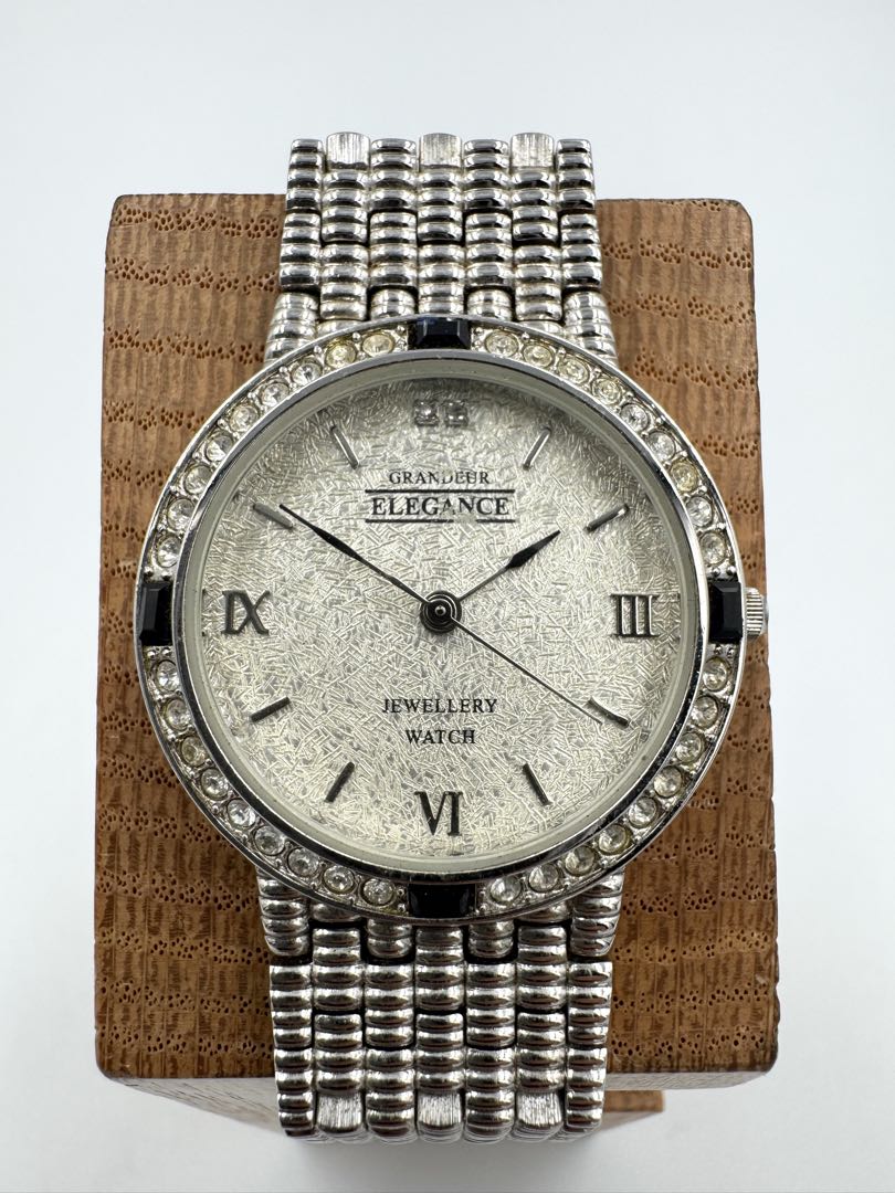 Elegance Analog Quartz Women Grandeur Watch
