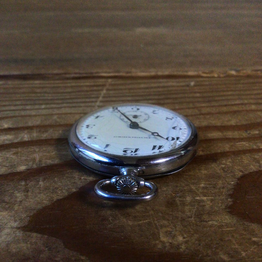 Tavern Analog Mechanical (Manual) Women