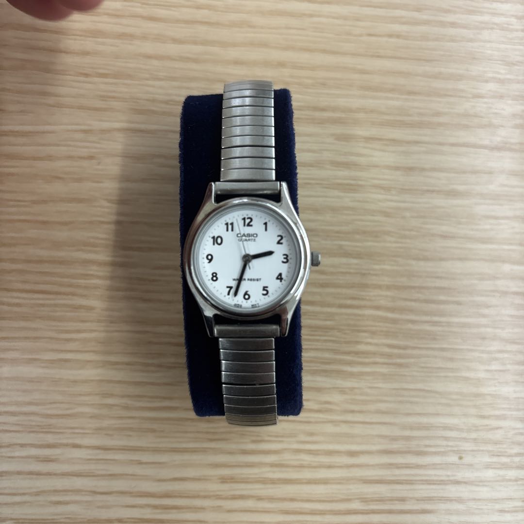 Casio LQ-410 Analog Quartz Women