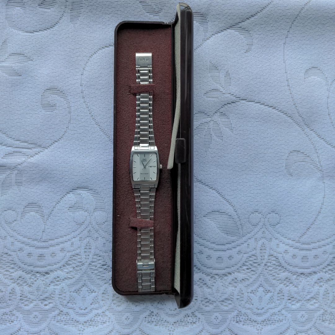 Citizen Q&q Analog Quartz Men