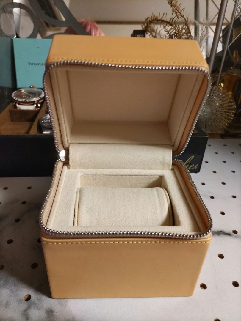 Louis Vuitton Analog Quartz Men