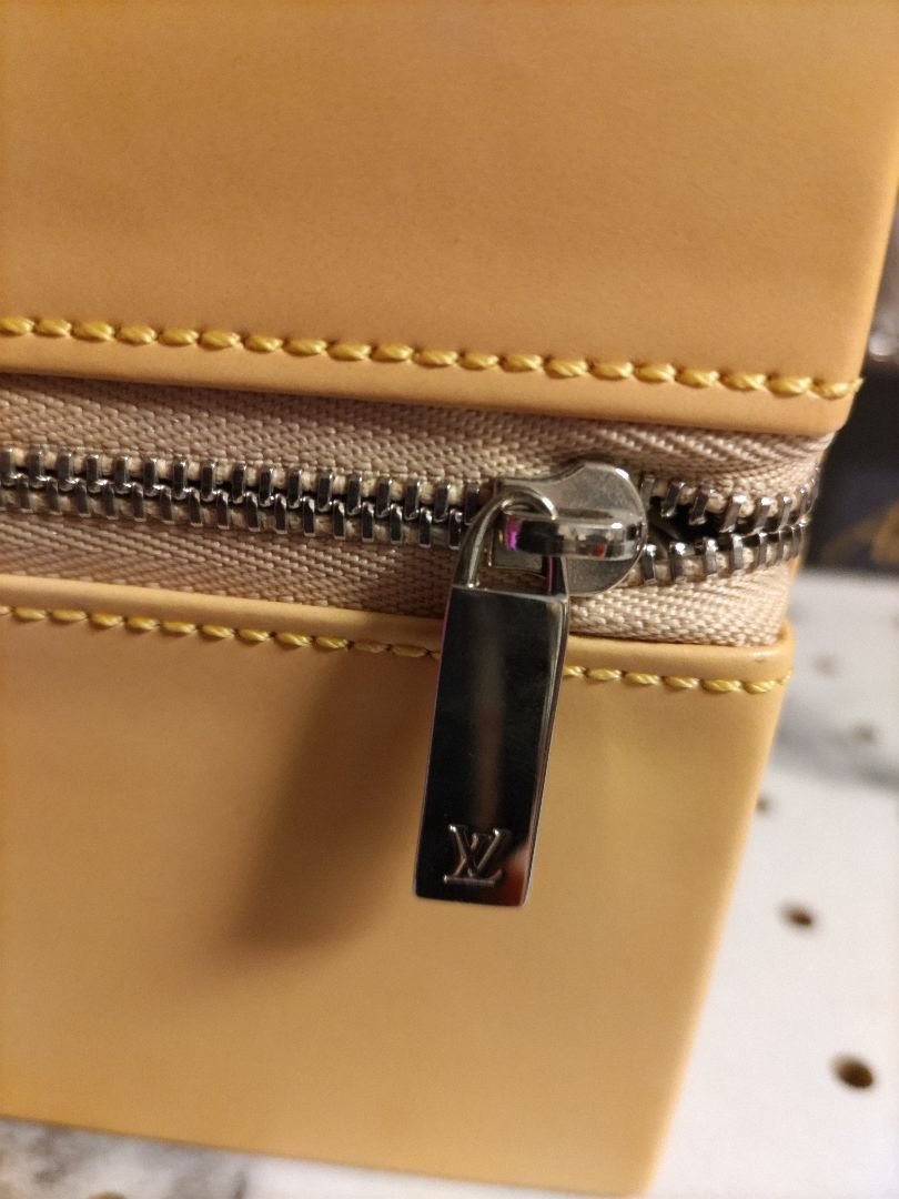 Louis Vuitton Analog Quartz Men