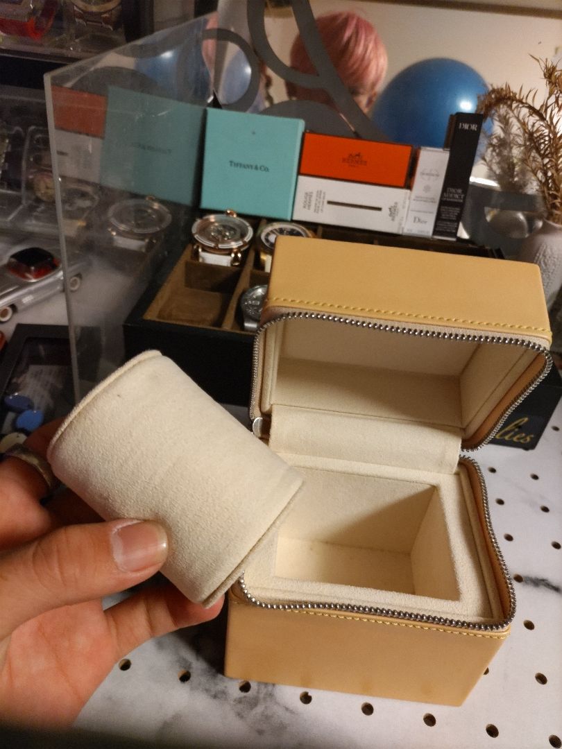 Louis Vuitton Analog Quartz Men