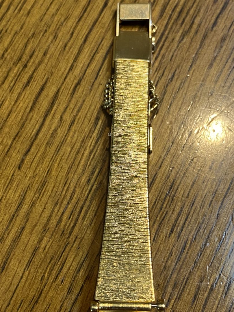 Seiko 1F21-5B50 Analog Quartz Women