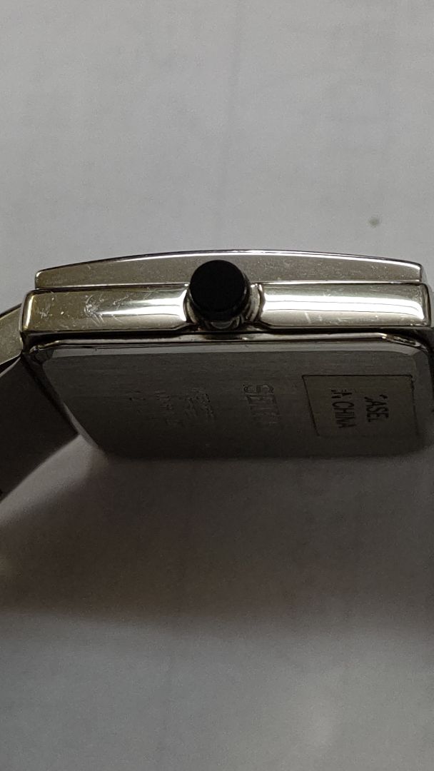 Seiko 1N00-6S10 Analog Quartz Women
