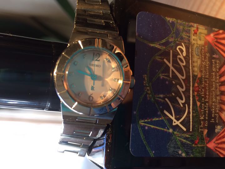 Seiko lk/lukia Analog Quartz Women