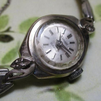 Orient Analog Mechanical (Manual) Women