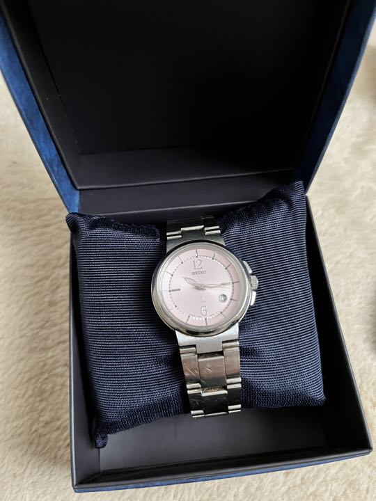 Seiko lk/lukia Analog Quartz Women