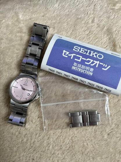 Seiko lk/lukia Analog Quartz Women