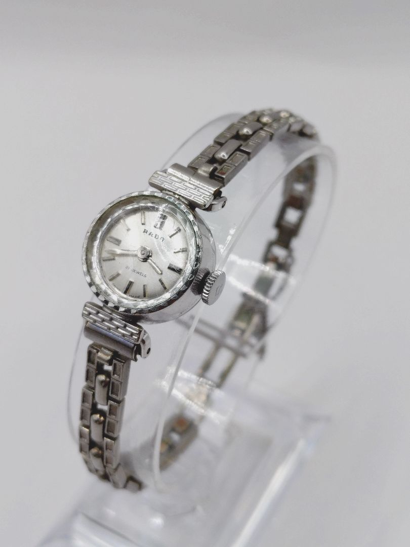 Analog Mechanical (Manual) Women Women Rado 21 Jewels Manual Winding Watch Silver Tone