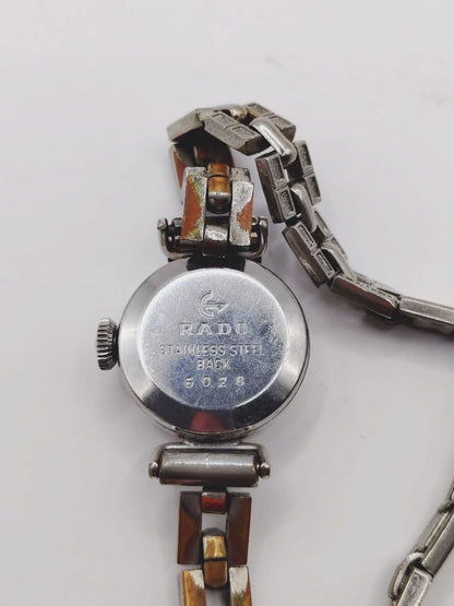 Analog Mechanical (Manual) Women Women Rado 21 Jewels Manual Winding Watch Silver Tone