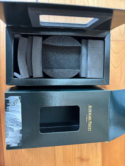 Audemars Piguet Analog Quartz Men