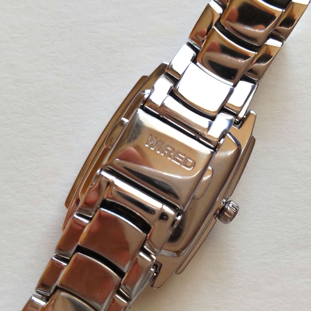 Seiko wired 7N82-0CFO Analog Quartz Women