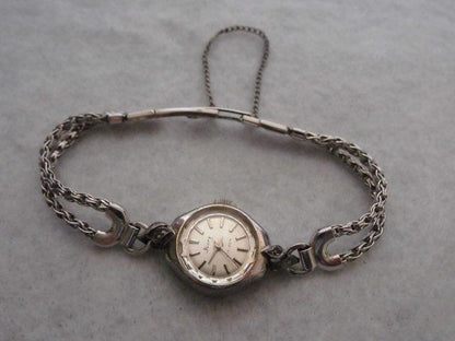 Citizen HOYQ5601-Y Analog Mechanical (Manual) Women
