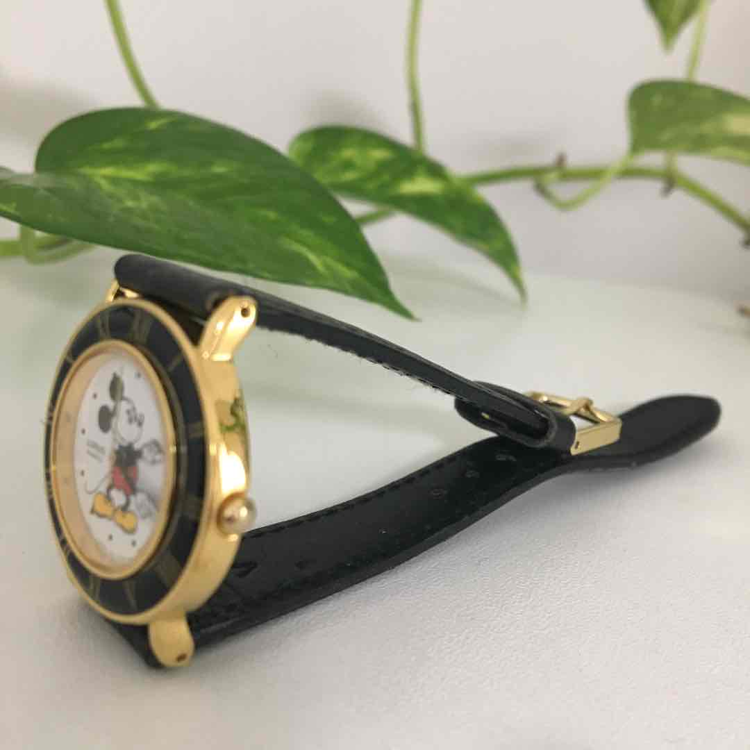 LORUS Disney Analog Quartz Women ロラス 希少 レトロ ミッキー Watch