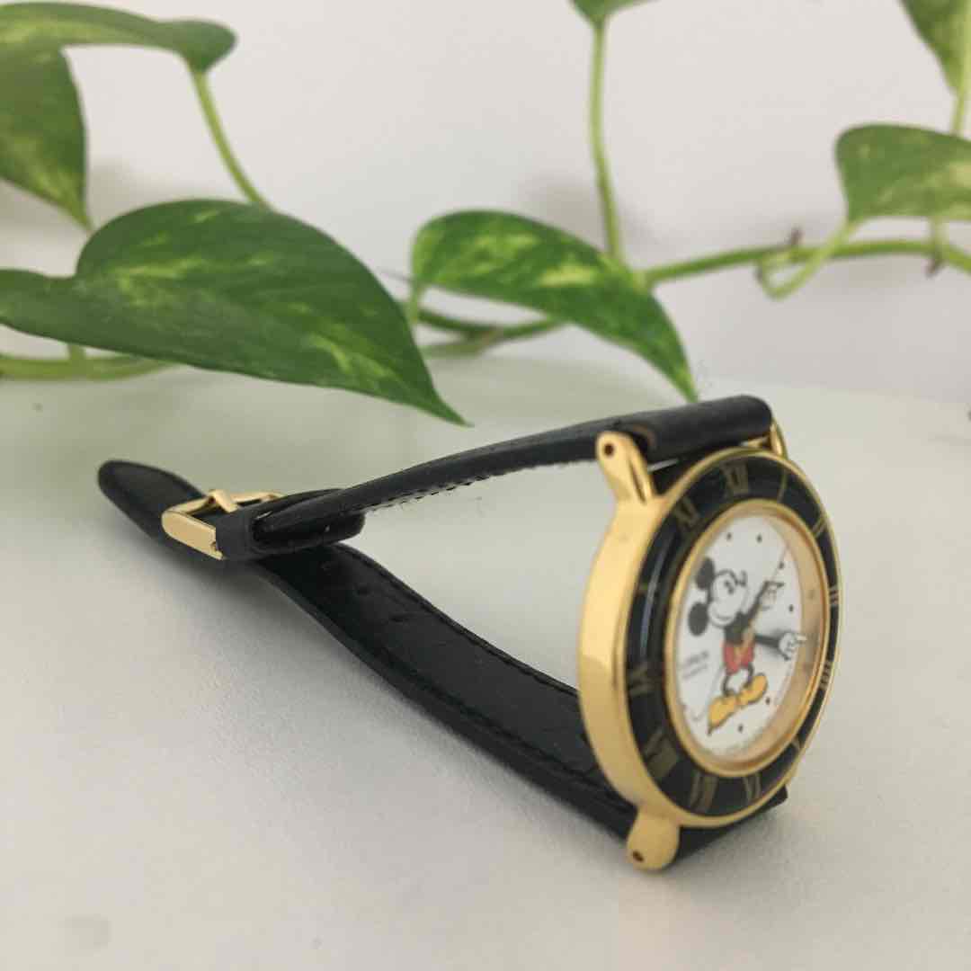 LORUS Disney Analog Quartz Women ロラス 希少 レトロ ミッキー Watch