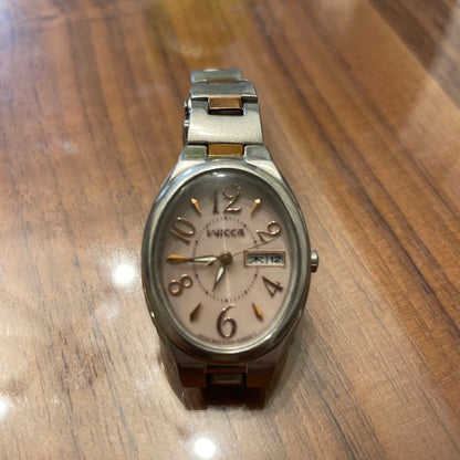 Citizen wicca Analog Solar Women