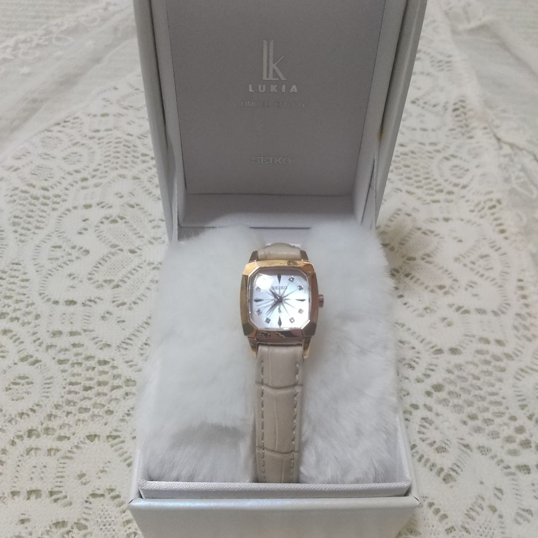 Seiko Lk/lukia Analog Quartz Women
