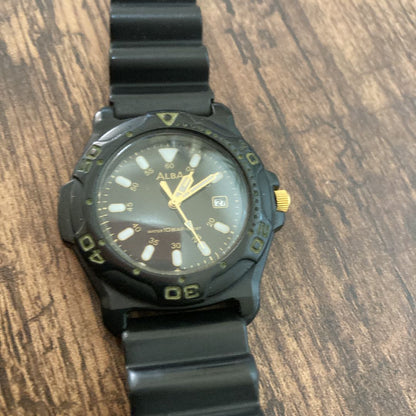 Seiko ALBA V732-0R70 Analog Quartz Men Black Wristwatch