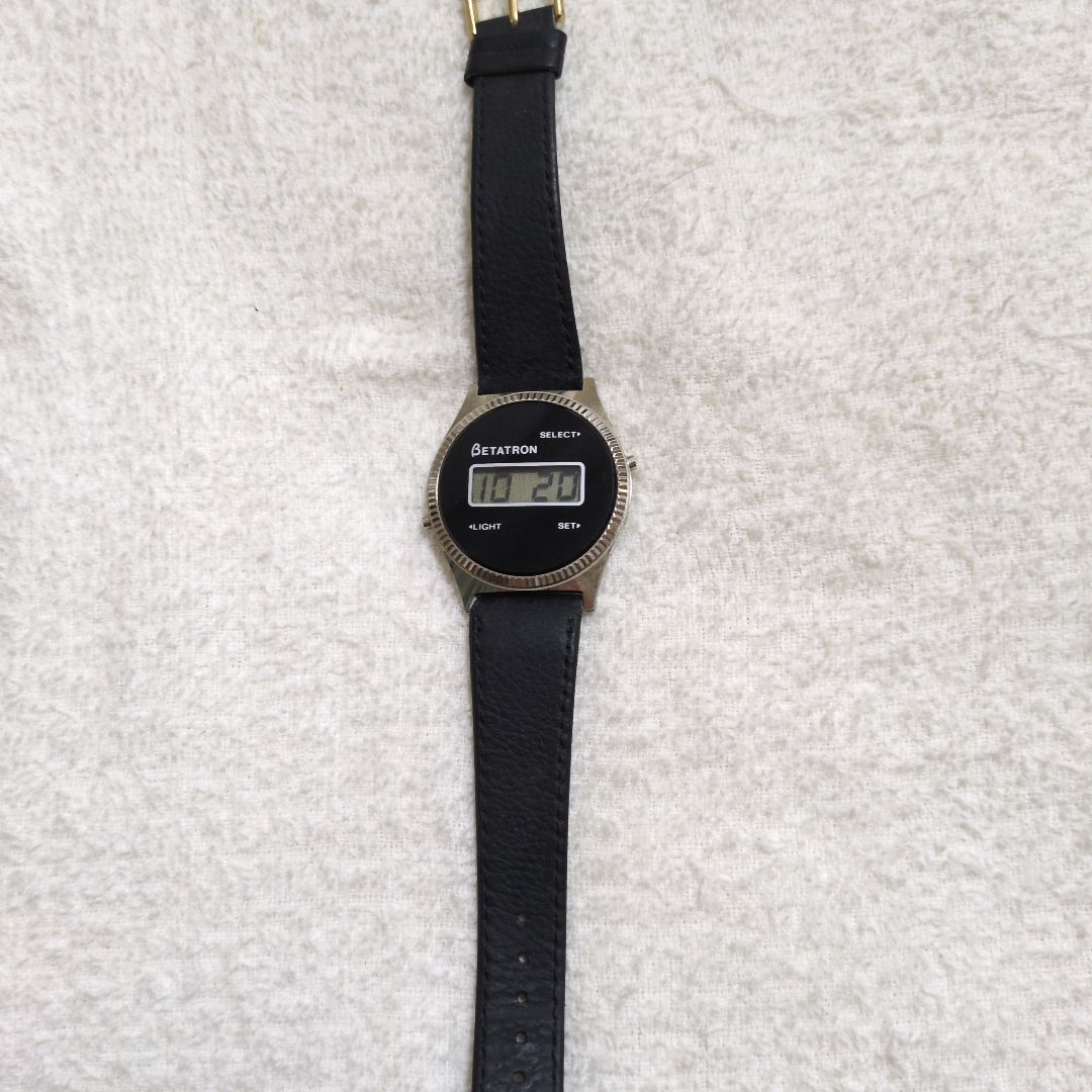 Betatron Digital Quartz Men ベータトロン Vintage Watch