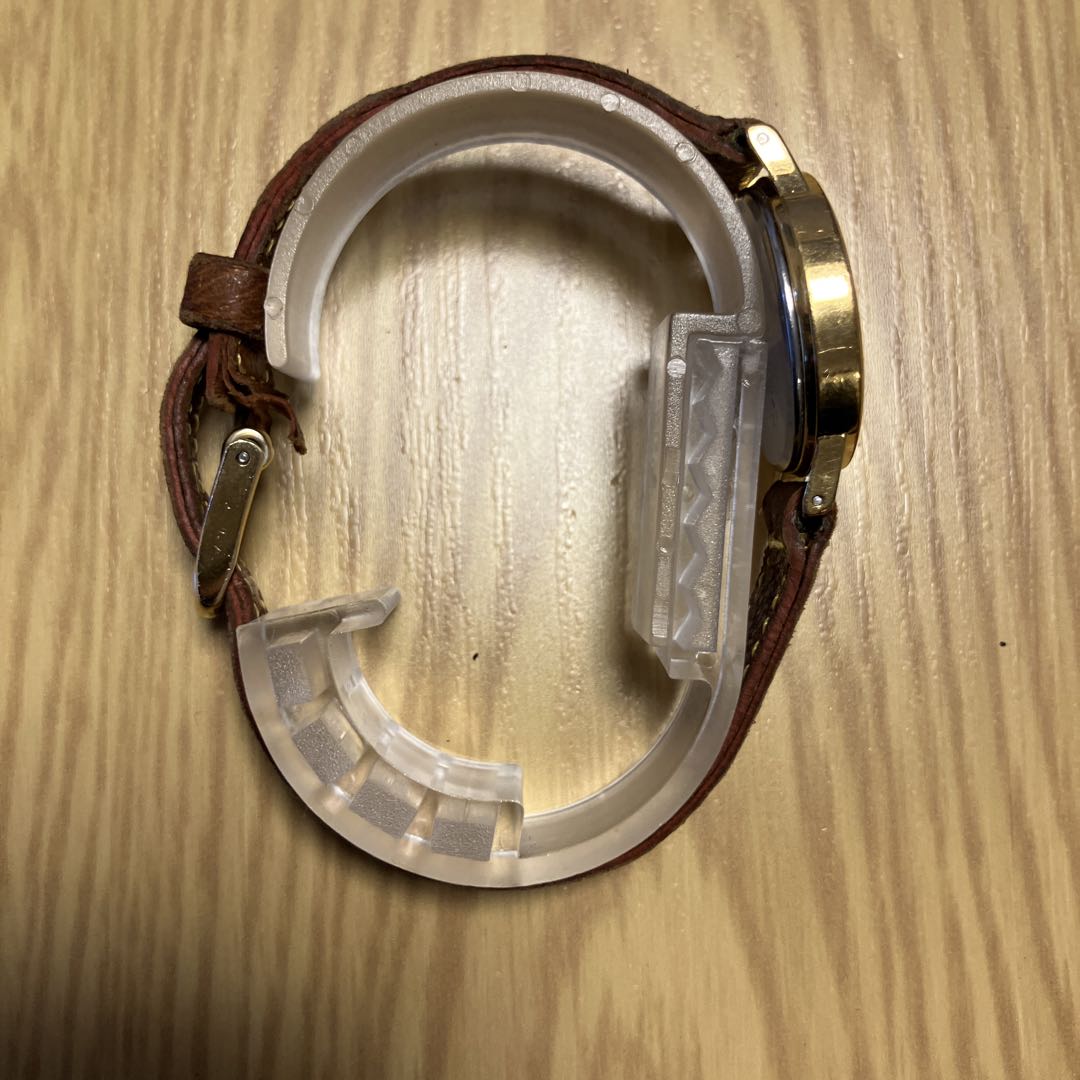 Seiko 2P21-0A30 Analog Quartz Women