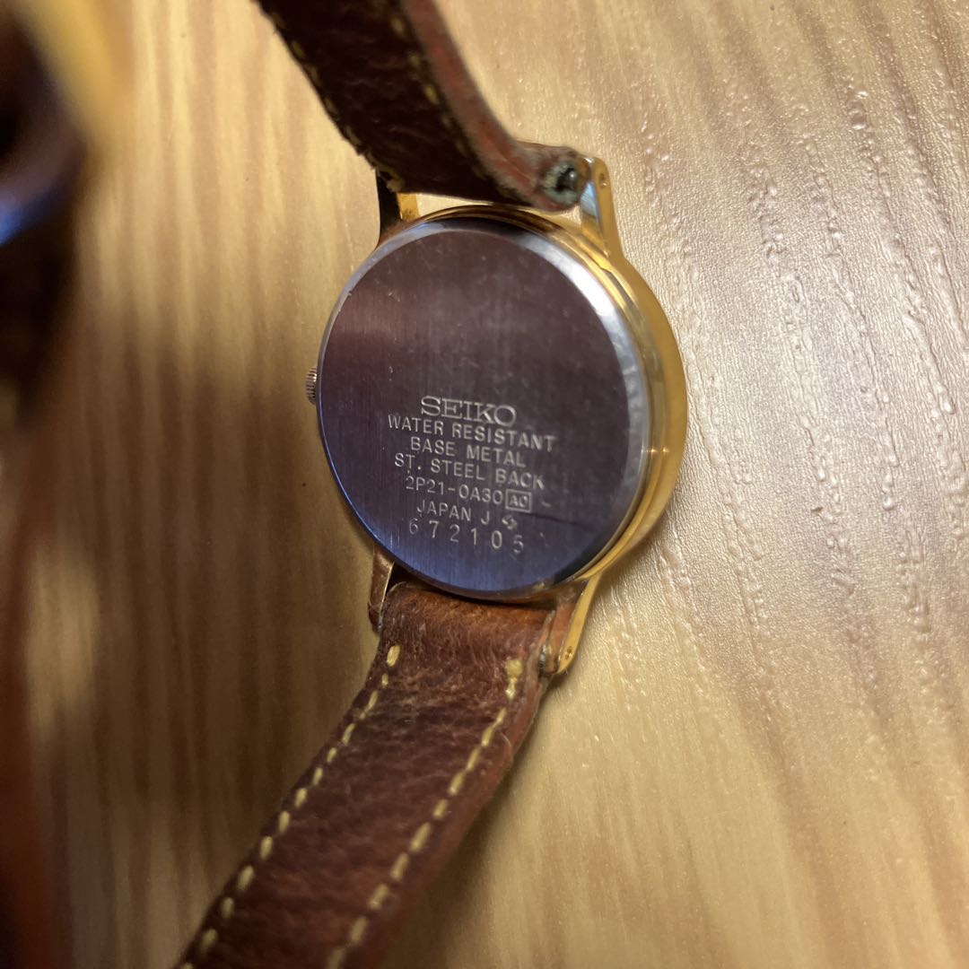 Seiko 2P21-0A30 Analog Quartz Women