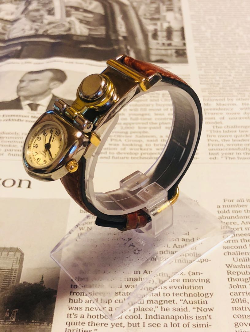 Chris Valentino Analog Quartz Women