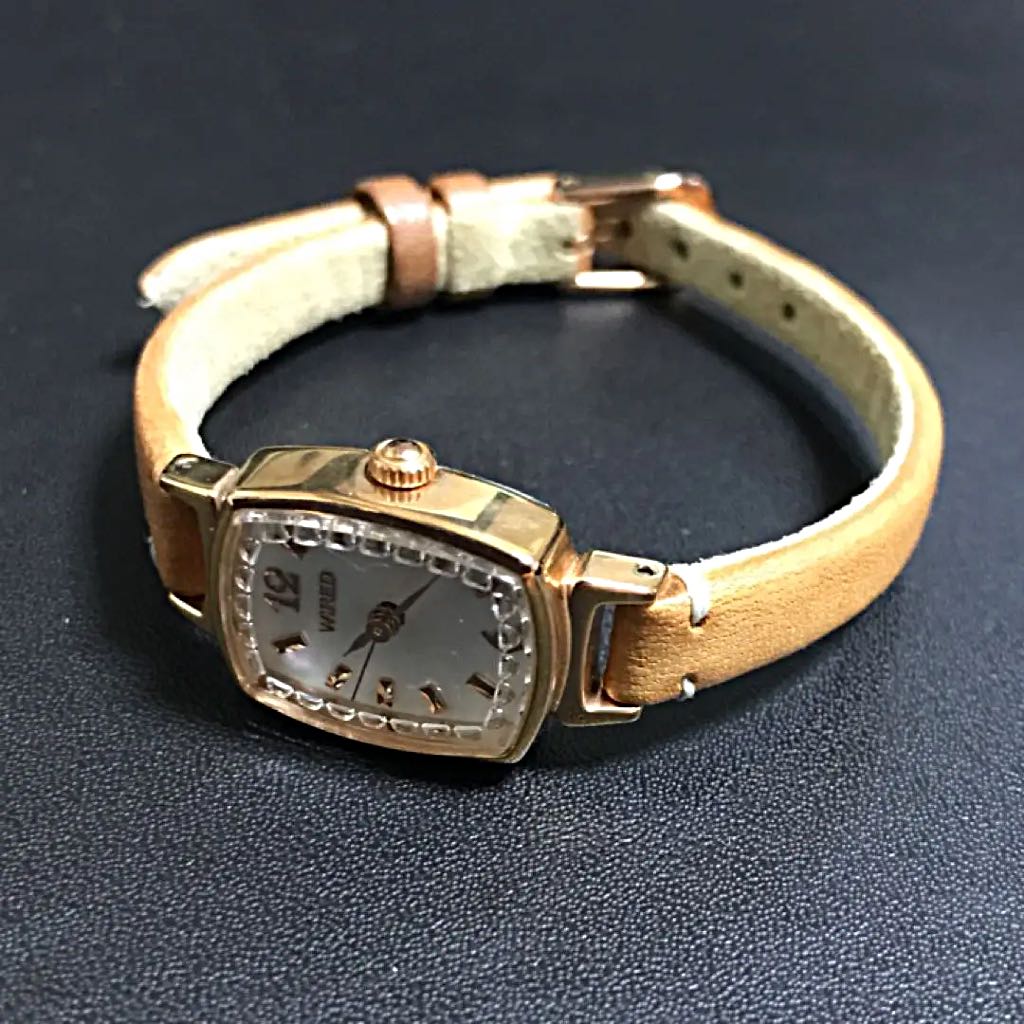 Wired Analog Quartz Women