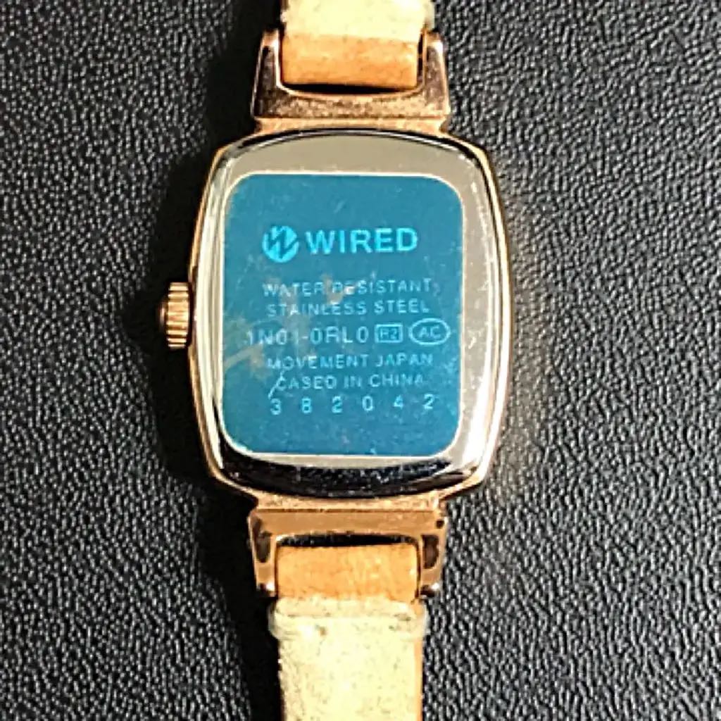 Wired Analog Quartz Women