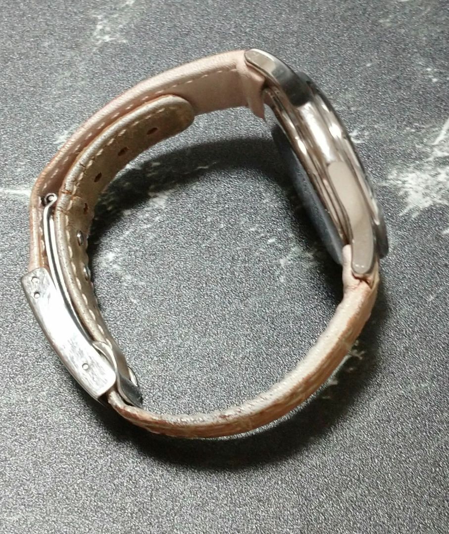 Seiko lk/lukia Analog Quartz Women