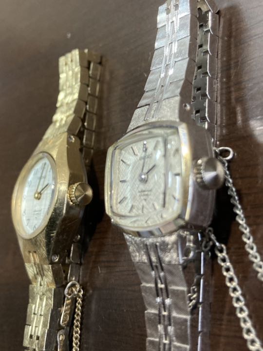 Seiko Special Analog Mechanical (Manual) Women Special 23Jewels 1140 Manual Winding Gold and Silver