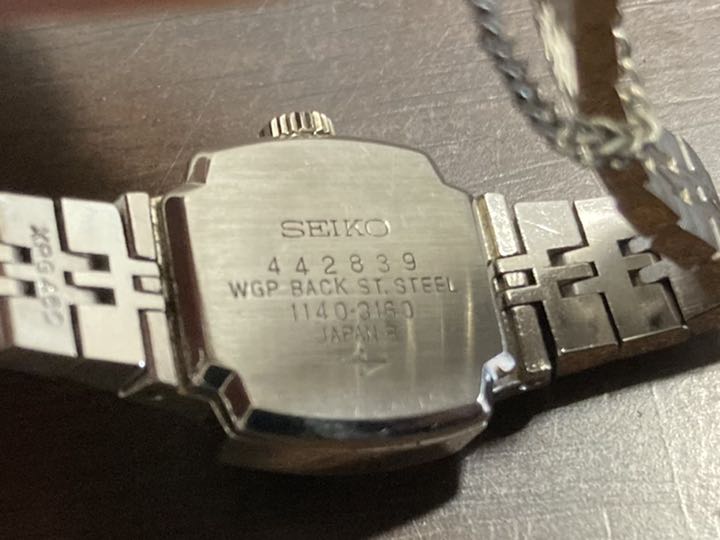 Seiko Special Analog Mechanical (Manual) Women Special 23Jewels 1140 Manual Winding Gold and Silver