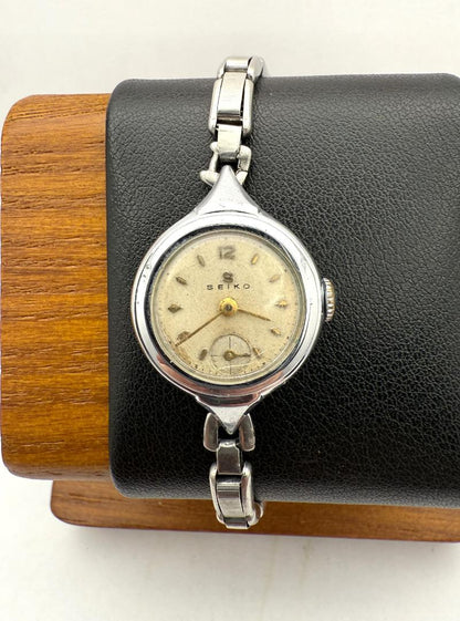 Seiko Analog Mechanical (Manual) Women Small Seconds Watch For Parts