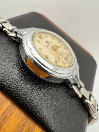 Seiko Analog Mechanical (Manual) Women Small Seconds Watch For Parts