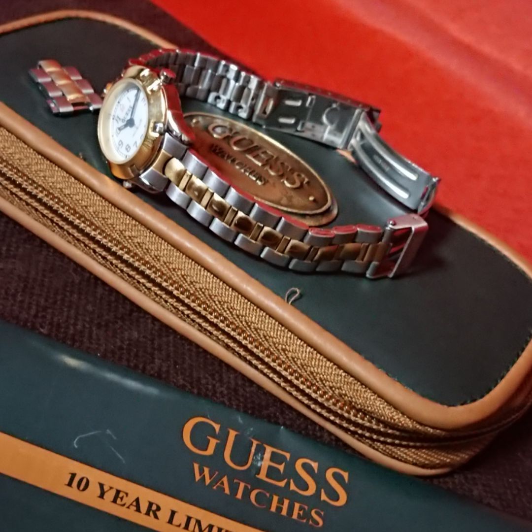 Guess NC1995 Analog Quartz Women