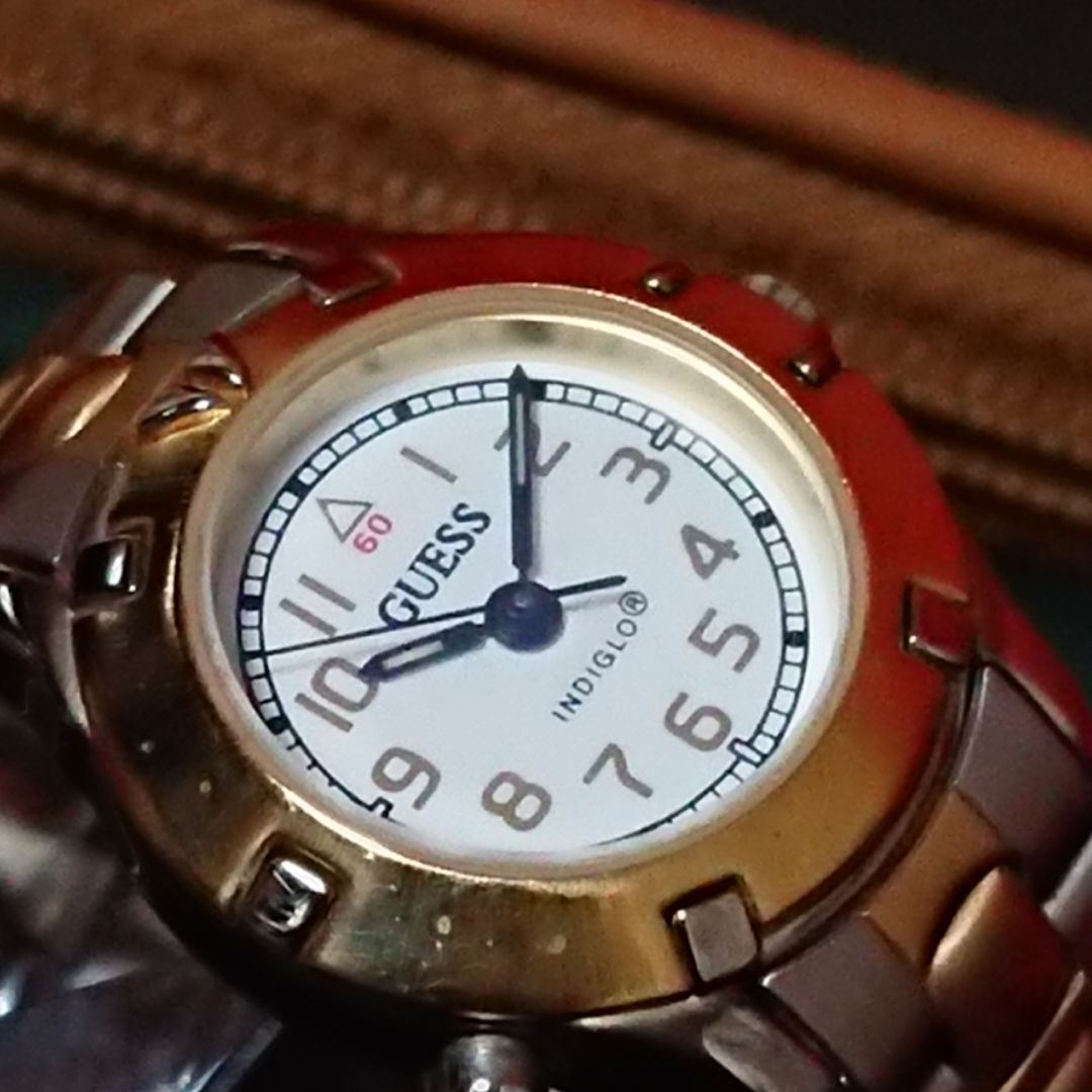 Guess NC1995 Analog Quartz Women