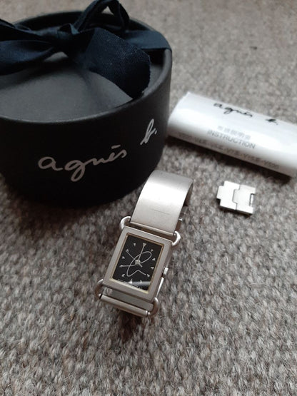 Agnes B. Analog Quartz Women