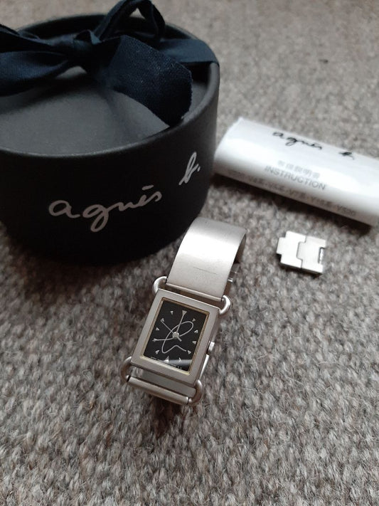Agnes B. Analog Quartz Women